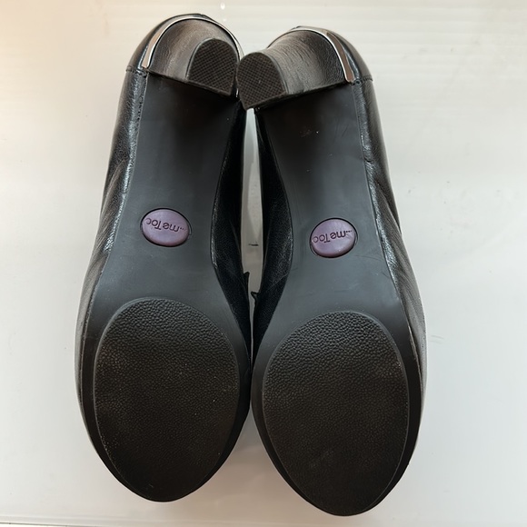 Never worn Me Too platform pumps size 8 - Picture 4 of 5